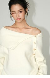 Off shoulder knitwear