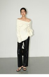 Off shoulder knitwear