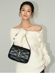Off shoulder knitwear