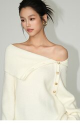 Off shoulder knitwear