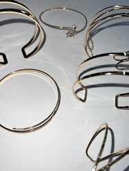 Arm bracelet