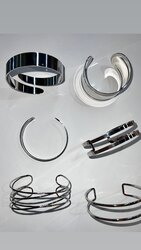 Arm bracelet