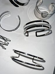 Arm bracelet