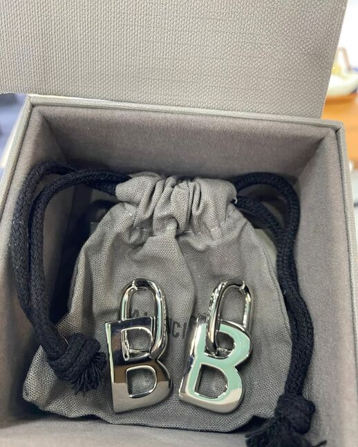 Balenciaga ээмэг