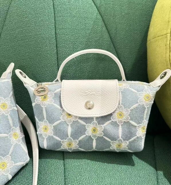 Mini pouch