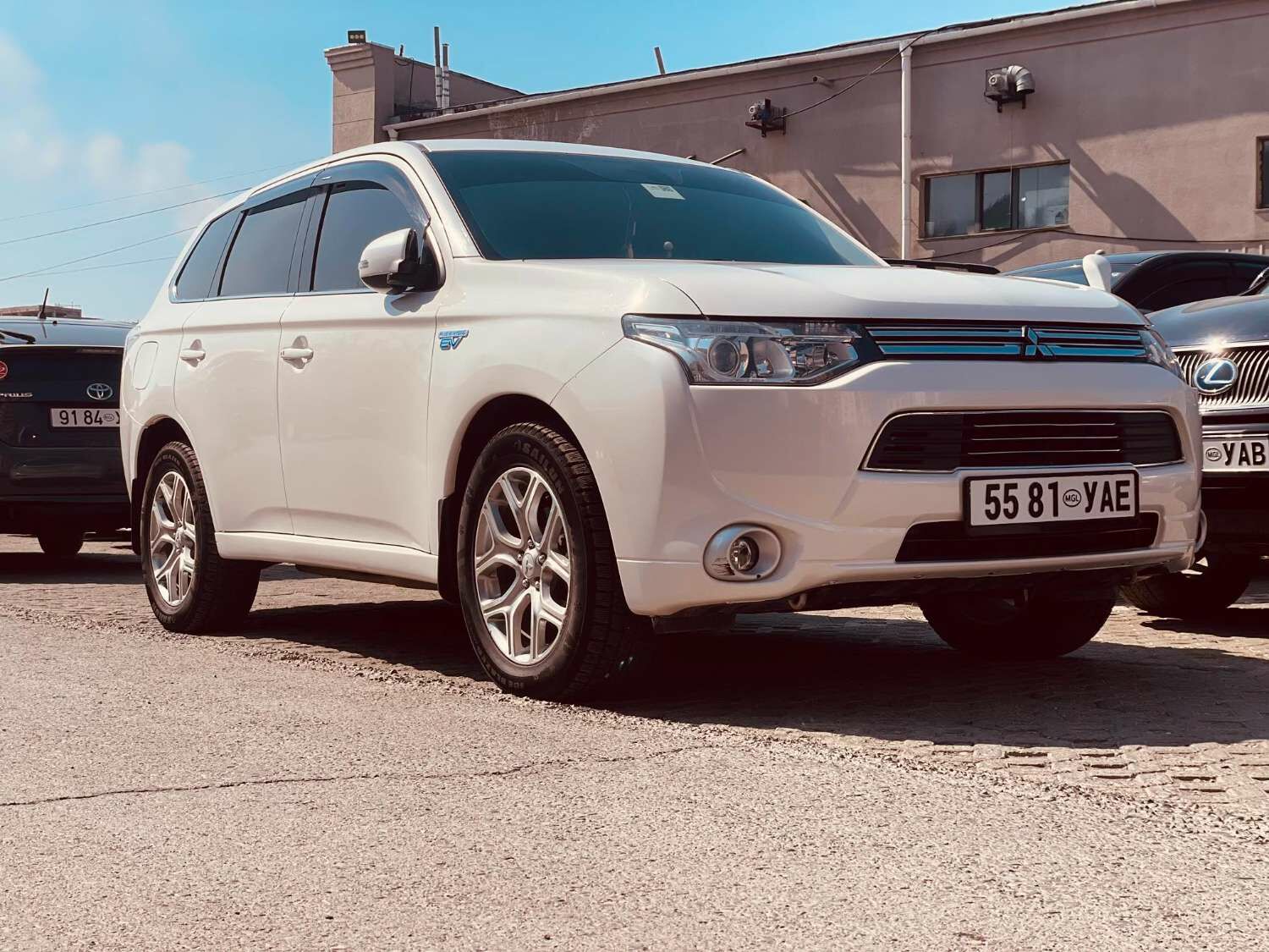 Mitsubishi outlander phev 13/22