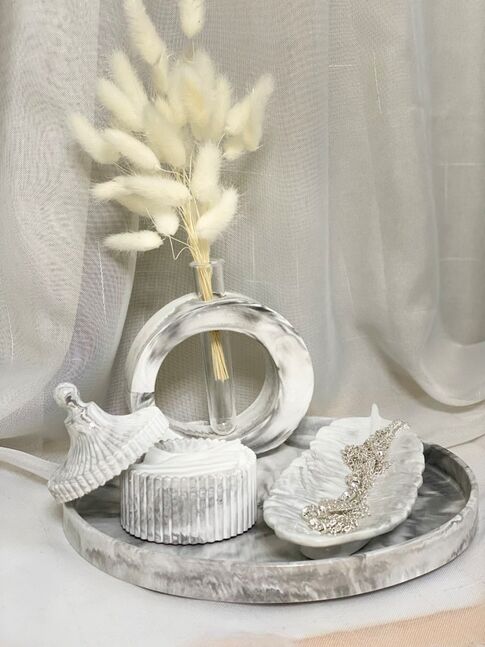 Grey marble 4 set with flower
