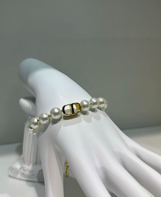 Dior бугуйвч