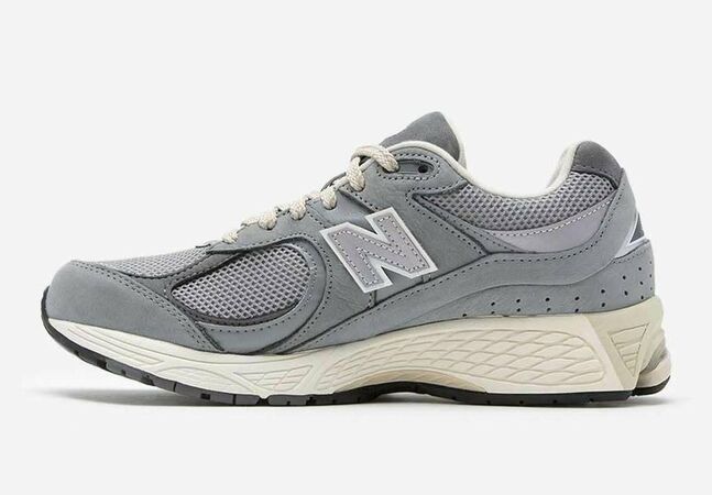 New balance 2002r 