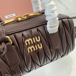 Miumiu- arcadie matelassé арьсан цүнх