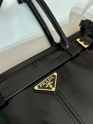 Prada bonnie арьсан цүнх