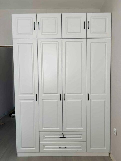 Хувцасны шүүгээ