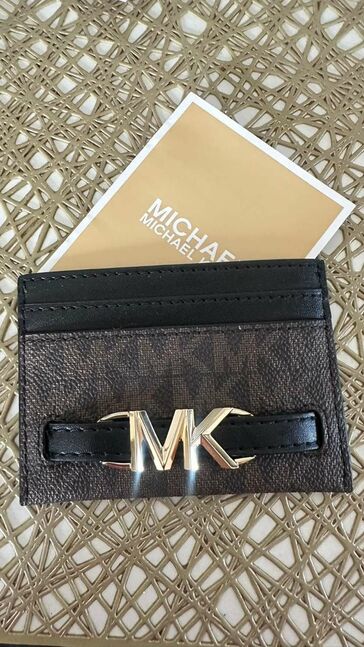 Mk cardholder