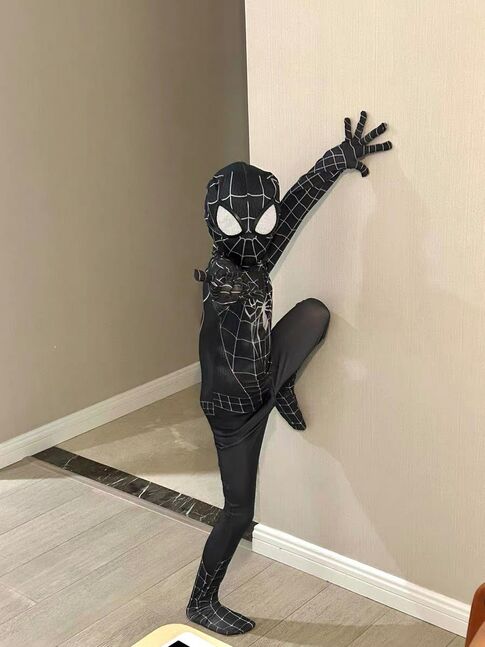 Хүн аалзын хувцас хар 