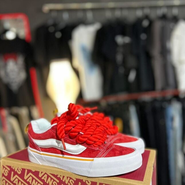 Vans red