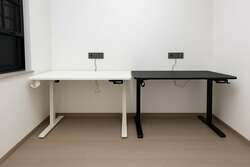 Өндөр нам тохируулагчтай автомат ширээ