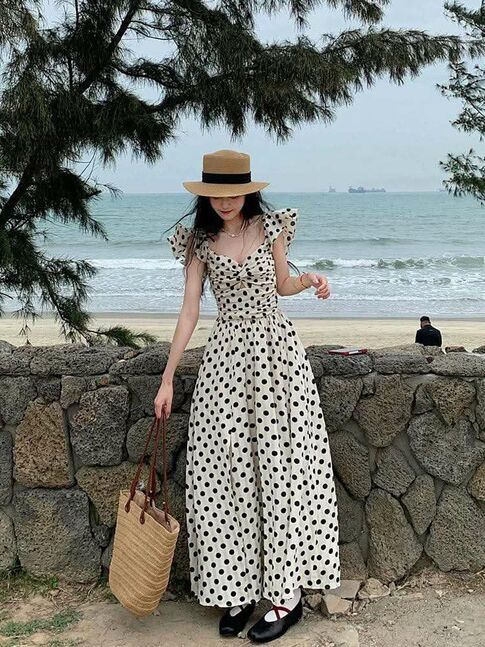 Цэгтэй dress