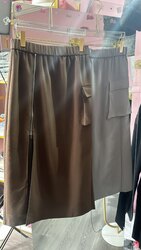 Урт чөлөөт юбка оноотой
