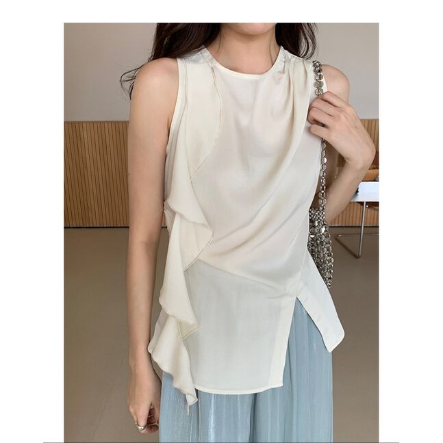Ruffle flowy sleeveless shirt