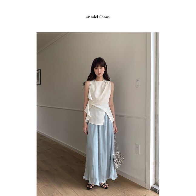 Ruffle flowy sleeveless shirt