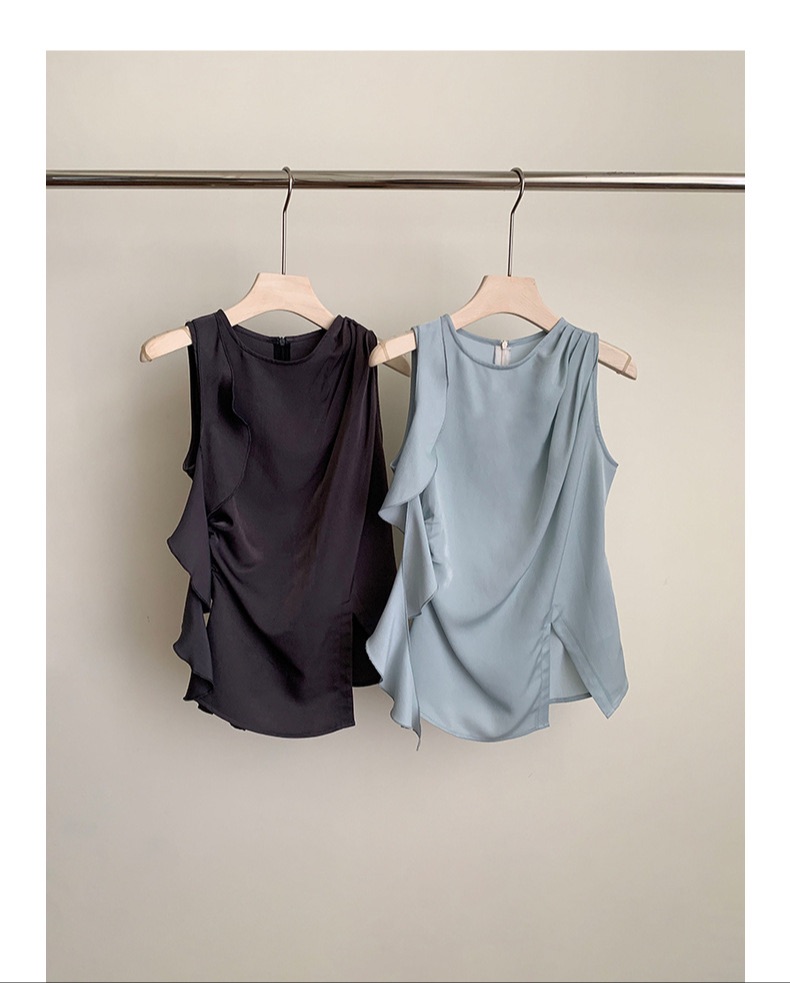 Ruffle flowy sleeveless shirt black