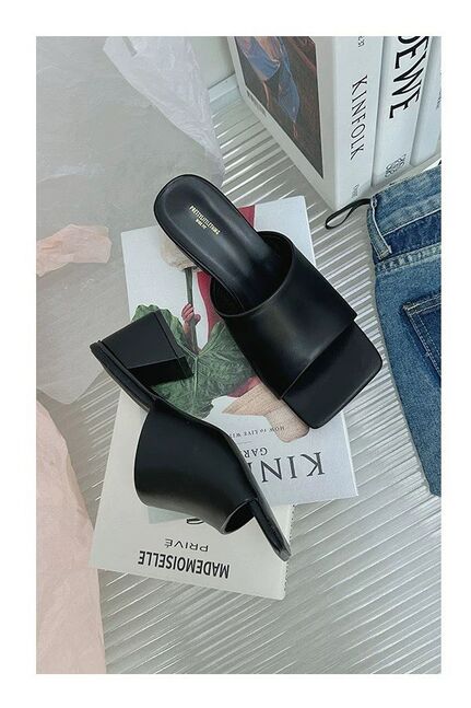 Sandal