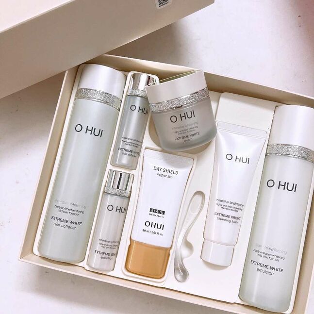 Ohui брэндийн extreme white нарны тостой сэт