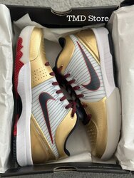 Nike kobe 4 gold medal