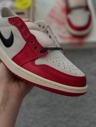 Nike jordan 1 low trophy room