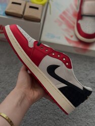 Nike jordan 1 low trophy room