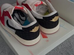 Nike jordan 1 low trophy room