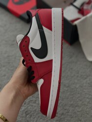 Nike air jordan 1 chicago 