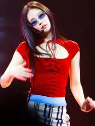 Jennie top