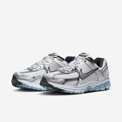 Nike vomero 5