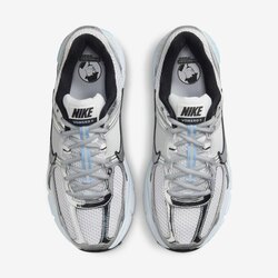 Nike vomero 5