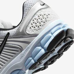 Nike vomero 5
