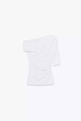 Asymmetric polyamide top