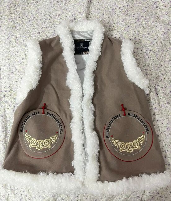 Michel & amazonka vest