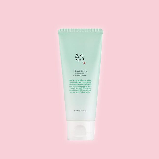 Green plum refreshing cleanser