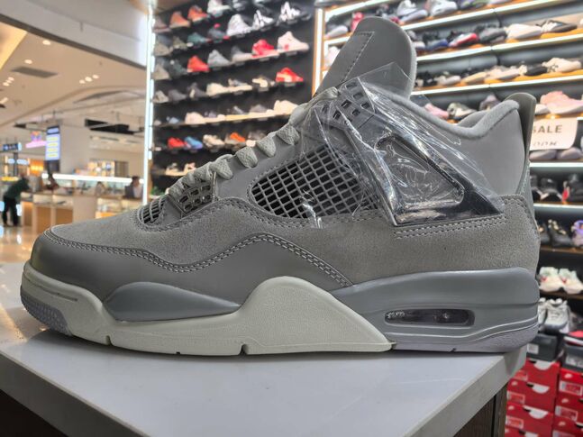Jordan 4