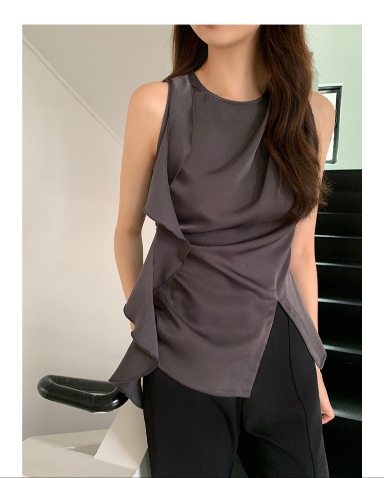 Ruffle flowy sleeveless shirt black