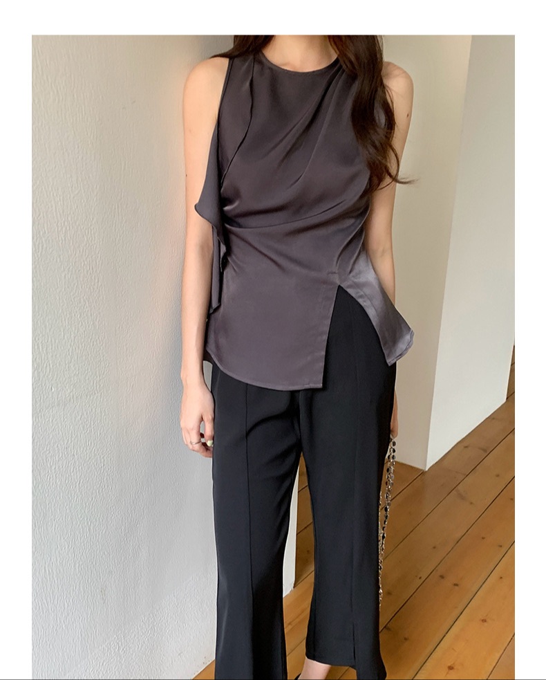 Ruffle flowy sleeveless shirt black