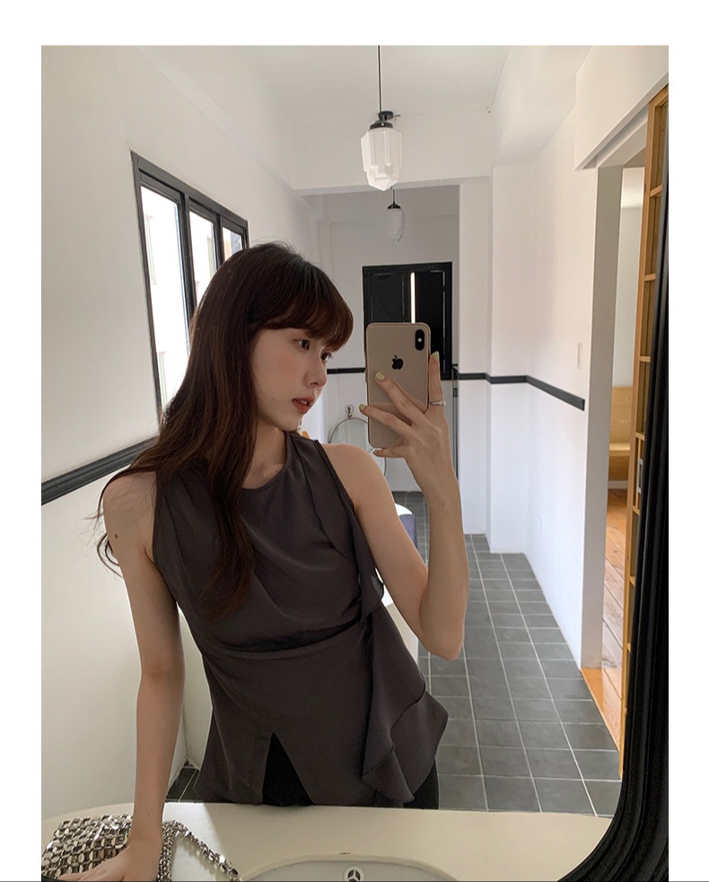 Ruffle flowy sleeveless shirt black