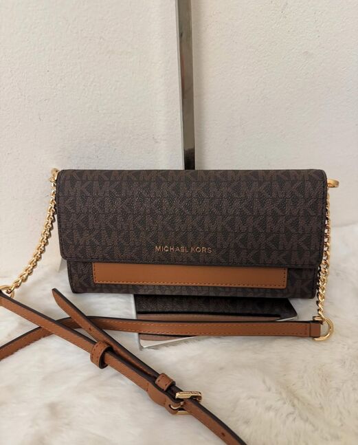 Michael kors clutch
