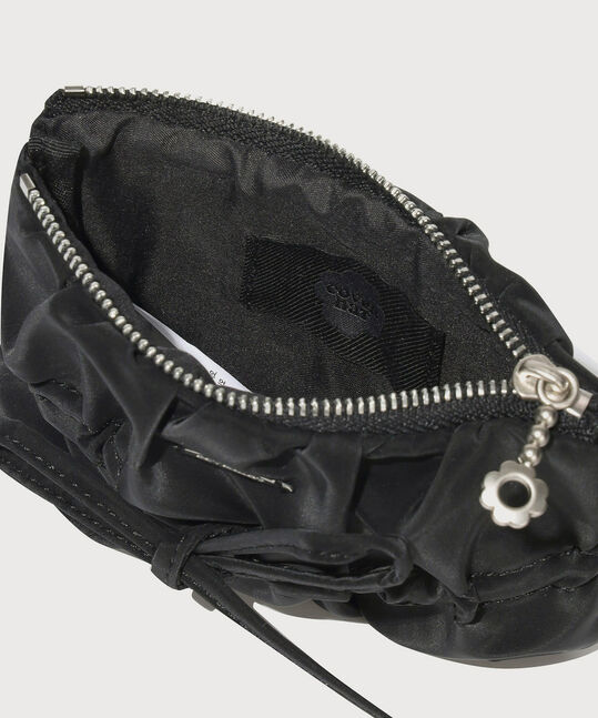 CLOVER HEART RIBBON HANDLE POUCH