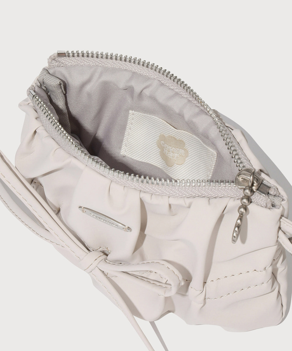 CLOVER HEART RIBBON HANDLE POUCH