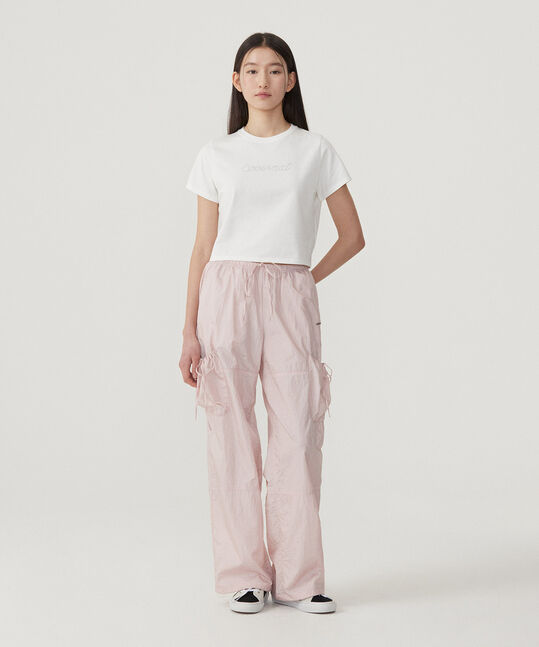 WOMEN'S CROP FIT HOTFIX LOGO T-SHIRT