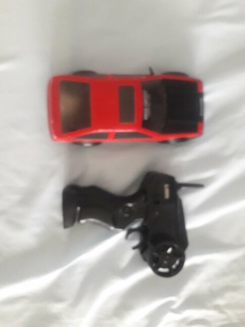 Toy car ( удирдлагатай машин ) 