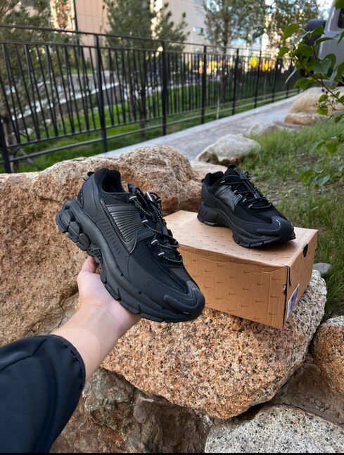 Nike air zoom vomero 5 roam
