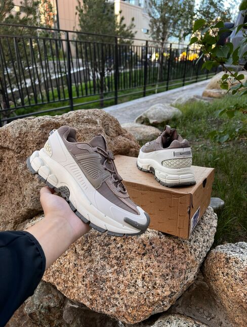 Nike air zoom vomero 5 roam